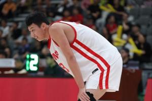 31分超级逆转~中国U17男篮轰29-0攻击波逆转犹他预科 姚嘉泽32+10